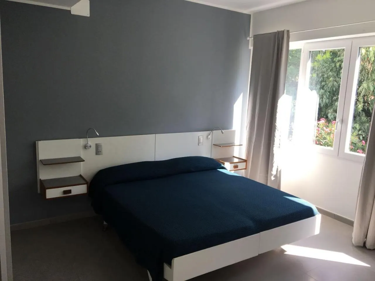 Golden Beach Residence 弗雷杰内